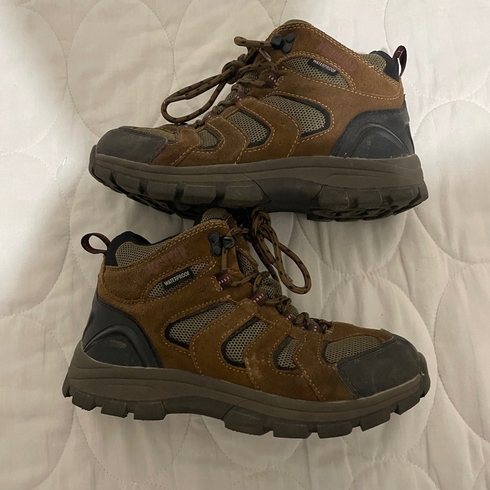RedHead Kids Waterproof Hiking Boots Brown Suede Mesh Lace Up Size 5M